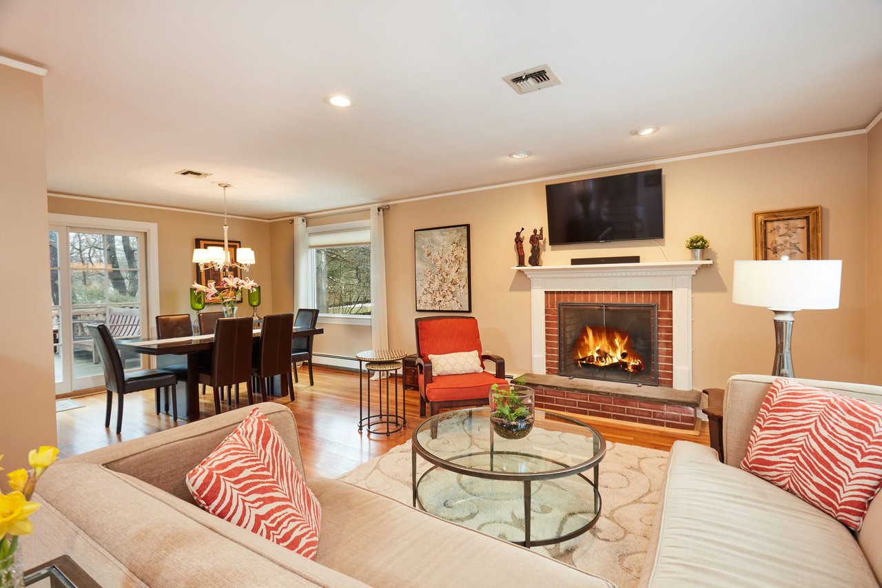 7 West Ambler Road