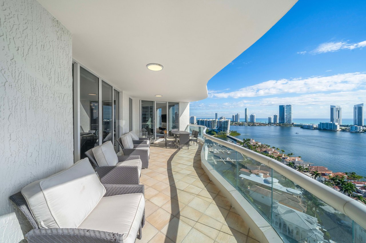 6000 Island Blvd # 2406