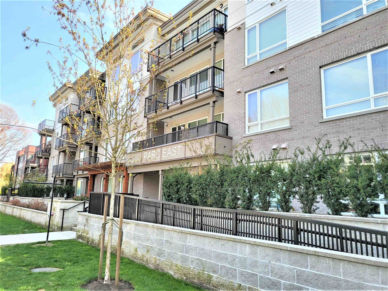 416-2382 Atkins Ave