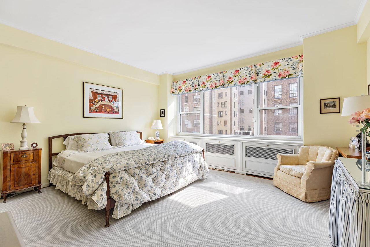 45 E 72nd Street Unit: 12-A