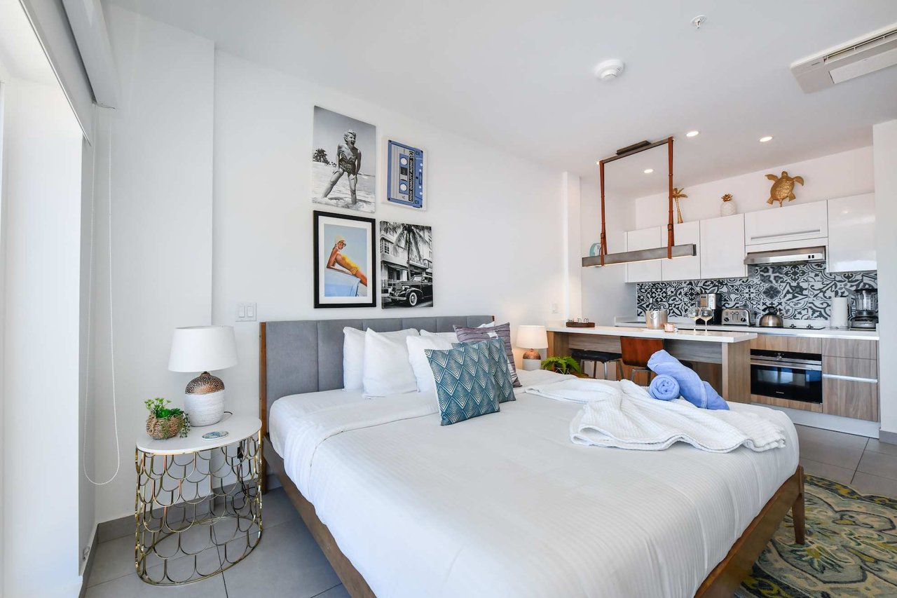 Harbour House 602 S