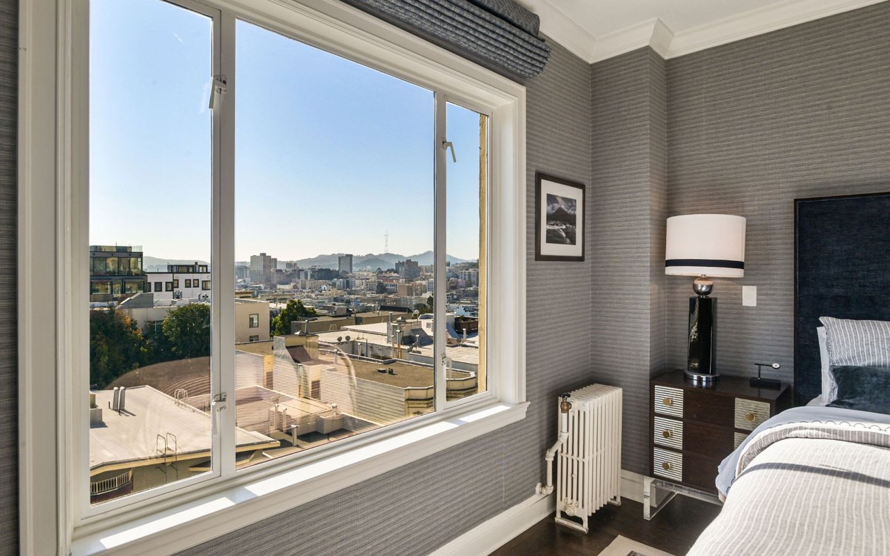 Prestigious Half Floor Apartment on Russian Hill