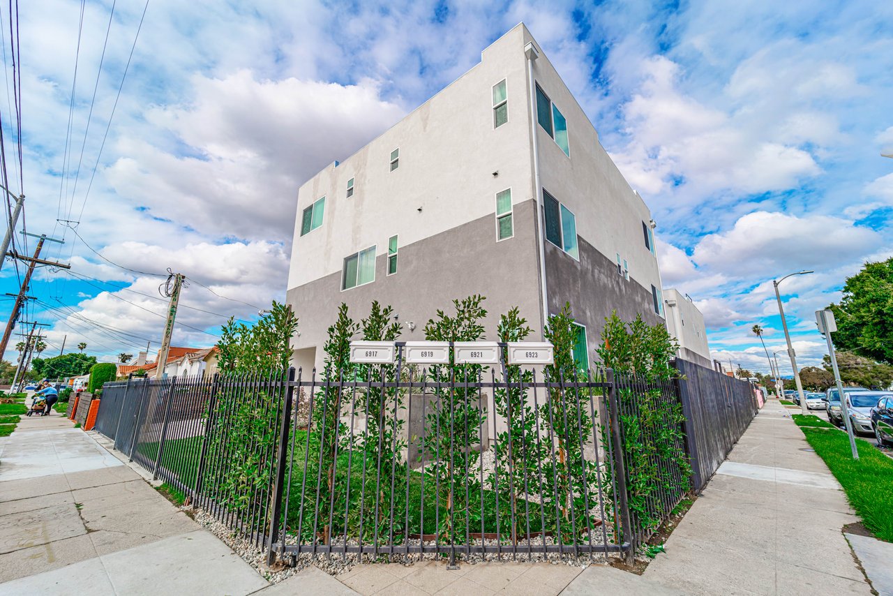 Menlo Ave Townhomes, Los Angeles | USC |  SOLD OUT