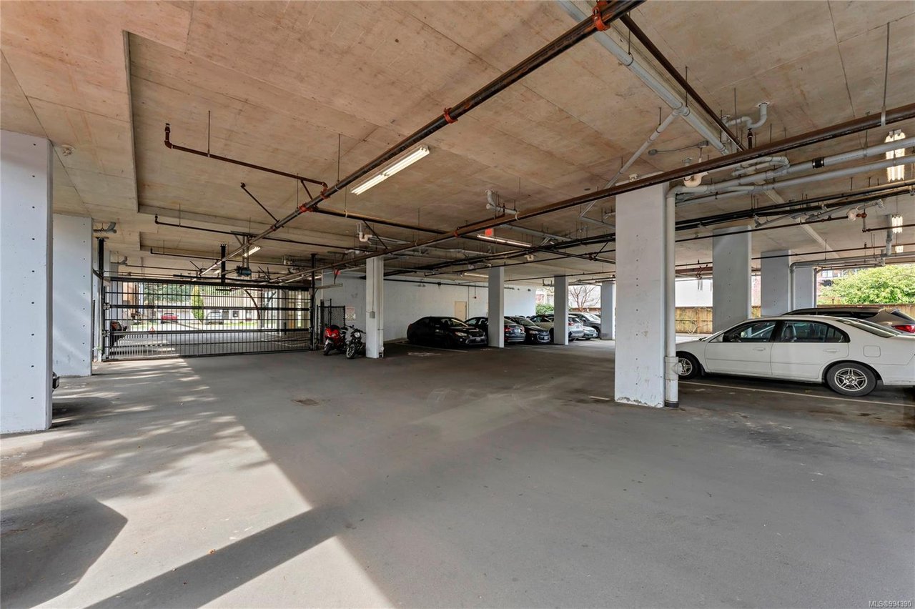 204-2717 Peatt Rd