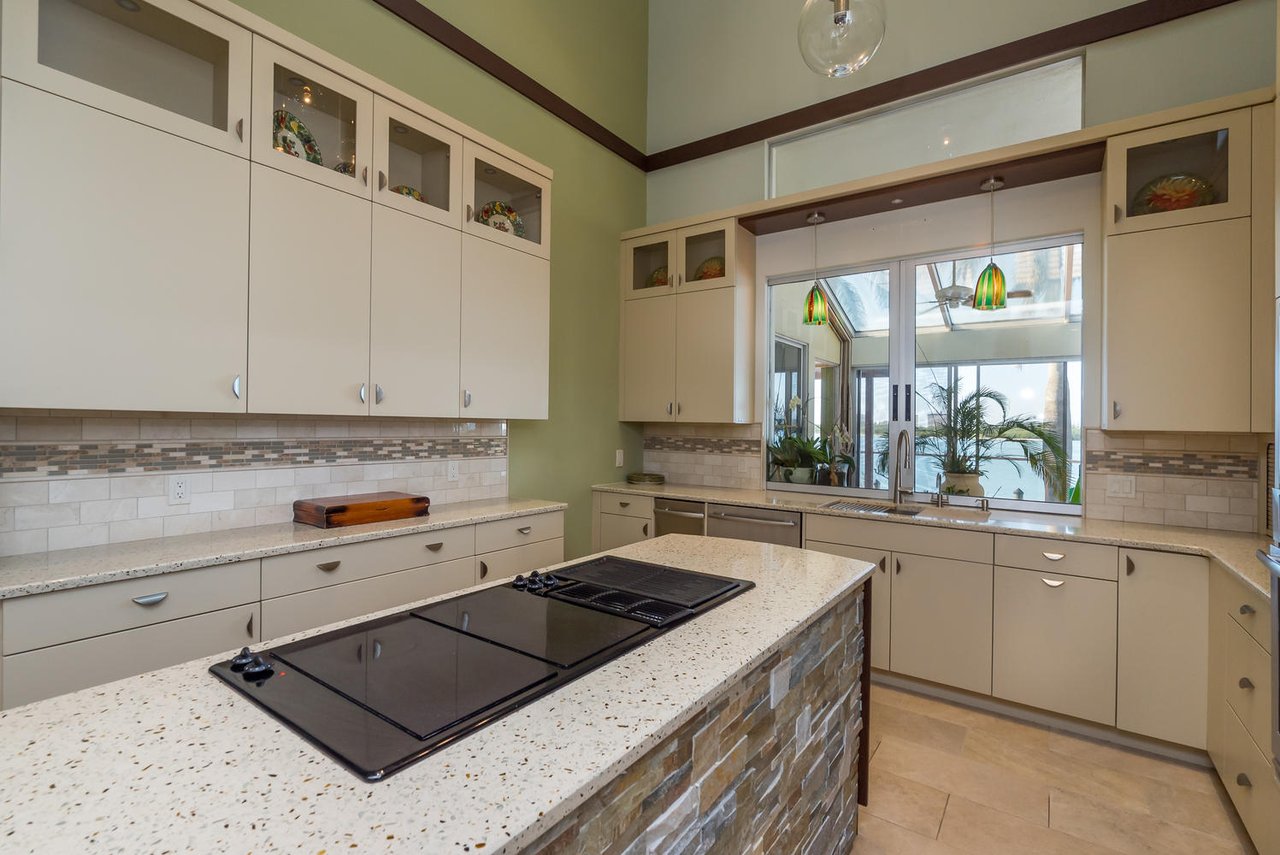 682 Mourning Dove Dr