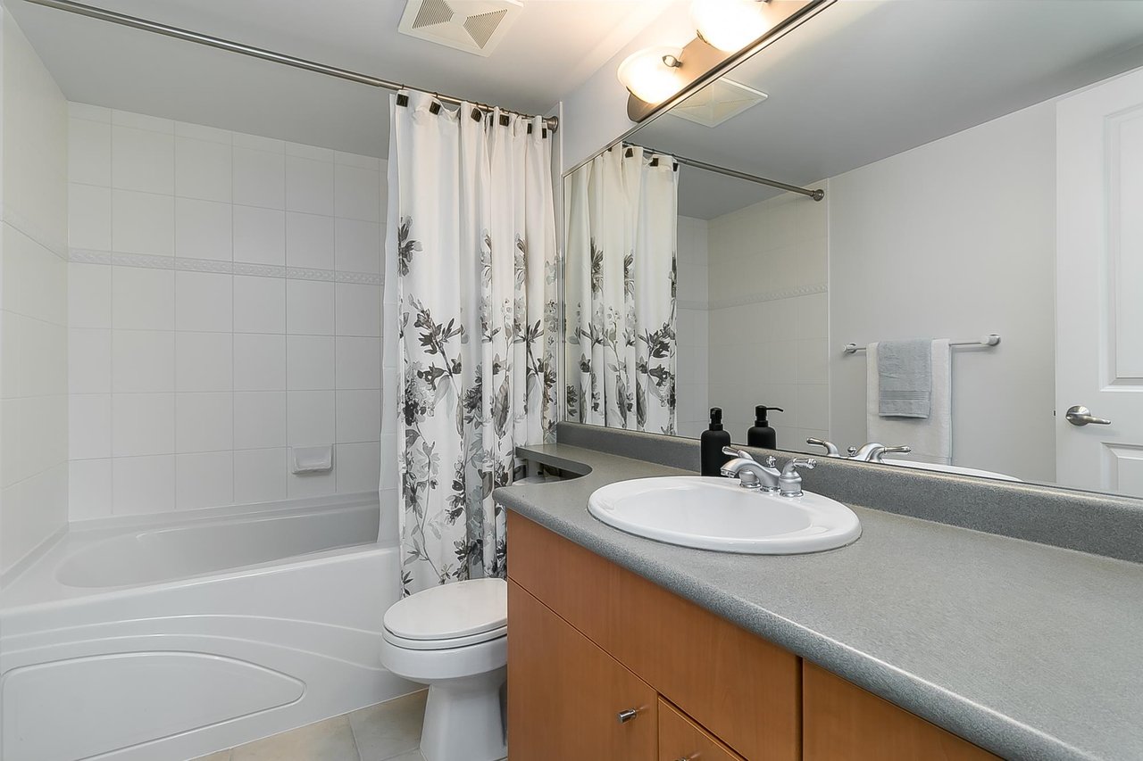 504-4388 Buchanan St