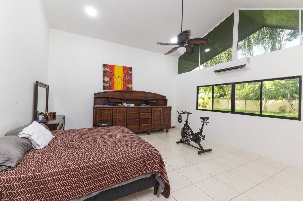 La Casona, 5 BDR Home Close To Quepos Town 