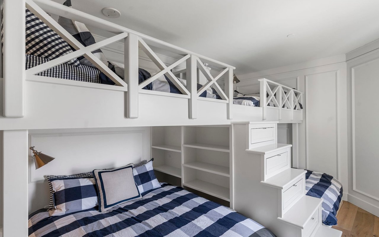 4200 Main Street 25