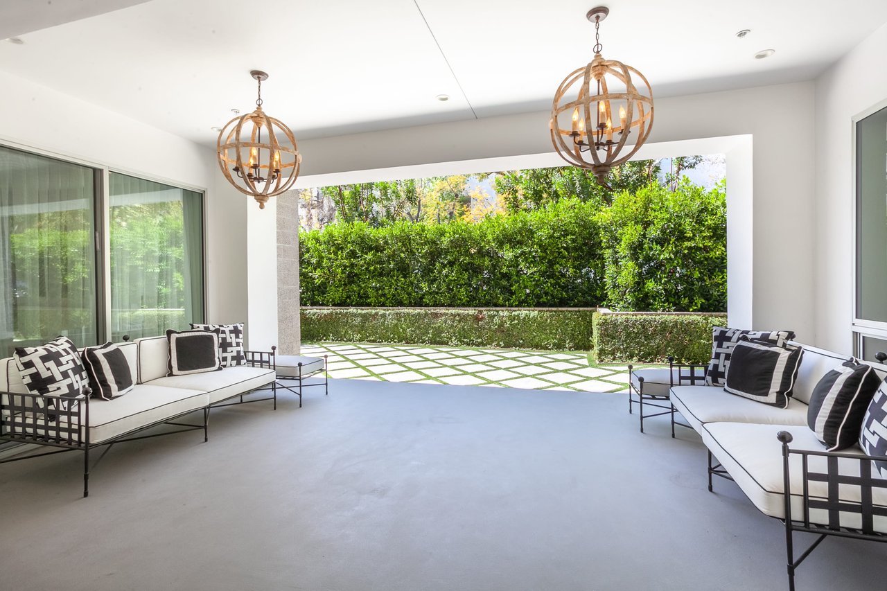 460 N Palm Drive Unit 106