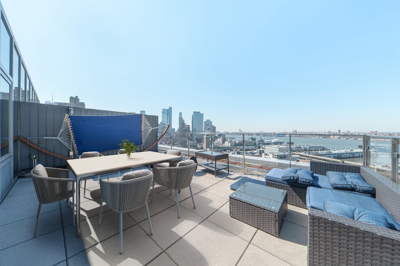550 West 54th Street, Apt 23U
