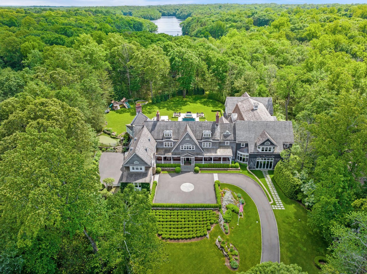 9 Cowdray Park Dr, Greenwich CT