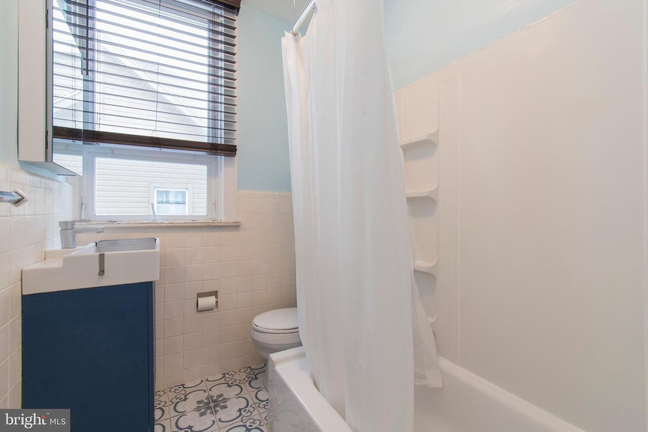 52 WEISS AVE