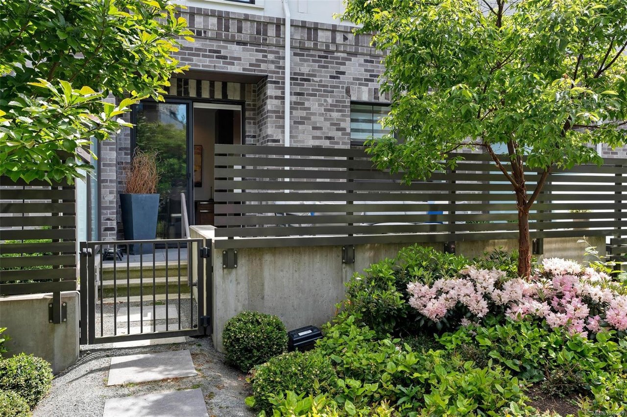 1034 Pentrelew Pl