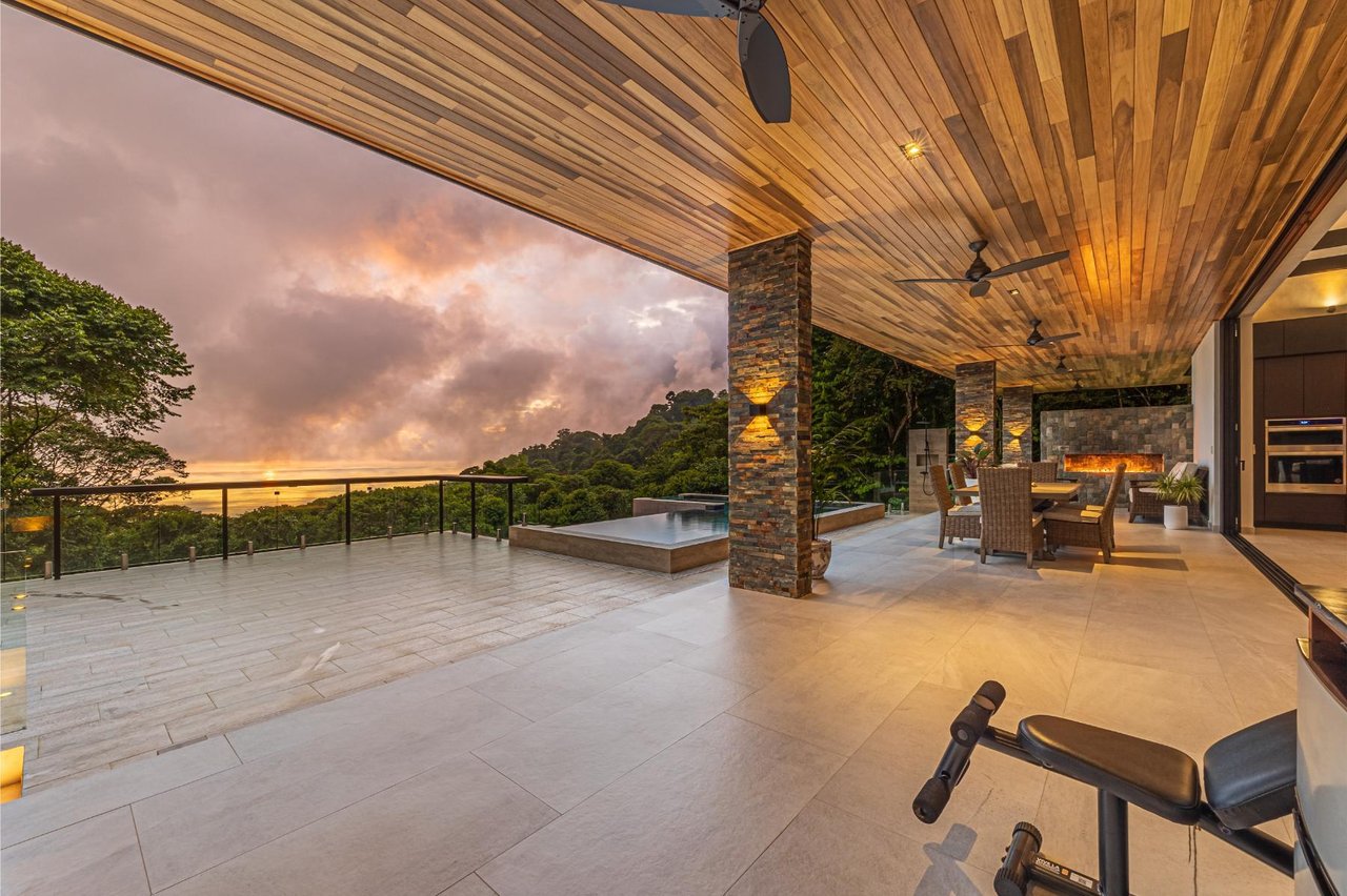 Private Waterfall Luxury Estate, Dominical, Puntarenas