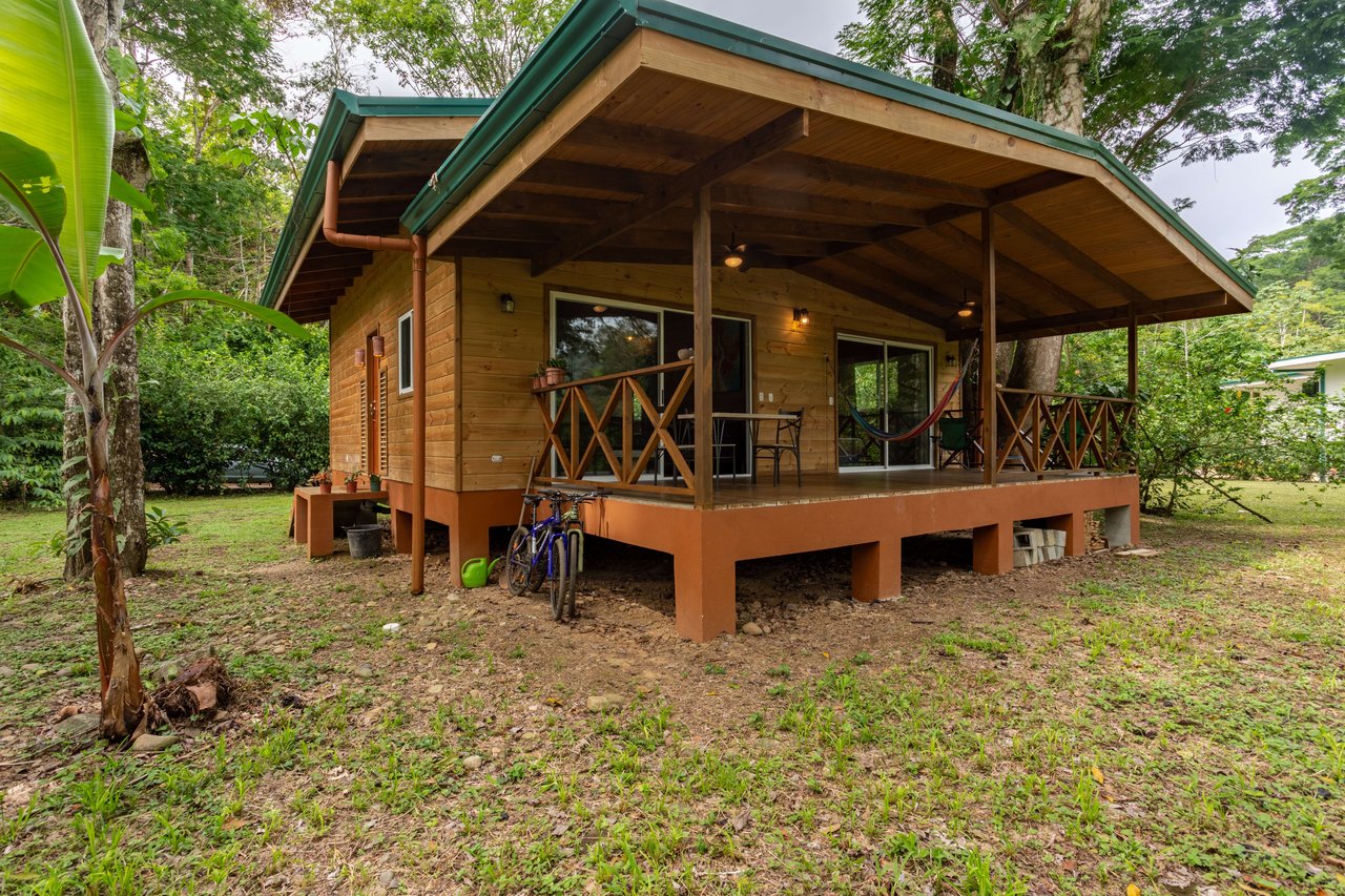 BARU RIVERFRONT HOME CLOSE TO THE BEACH IN DOMINICAL COSTA RICA