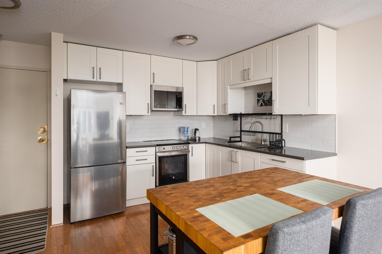 207-1122 King Albert Ave