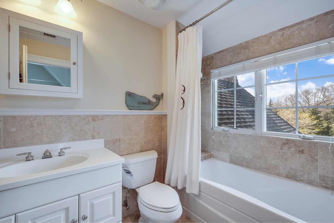40 Barclay Dr