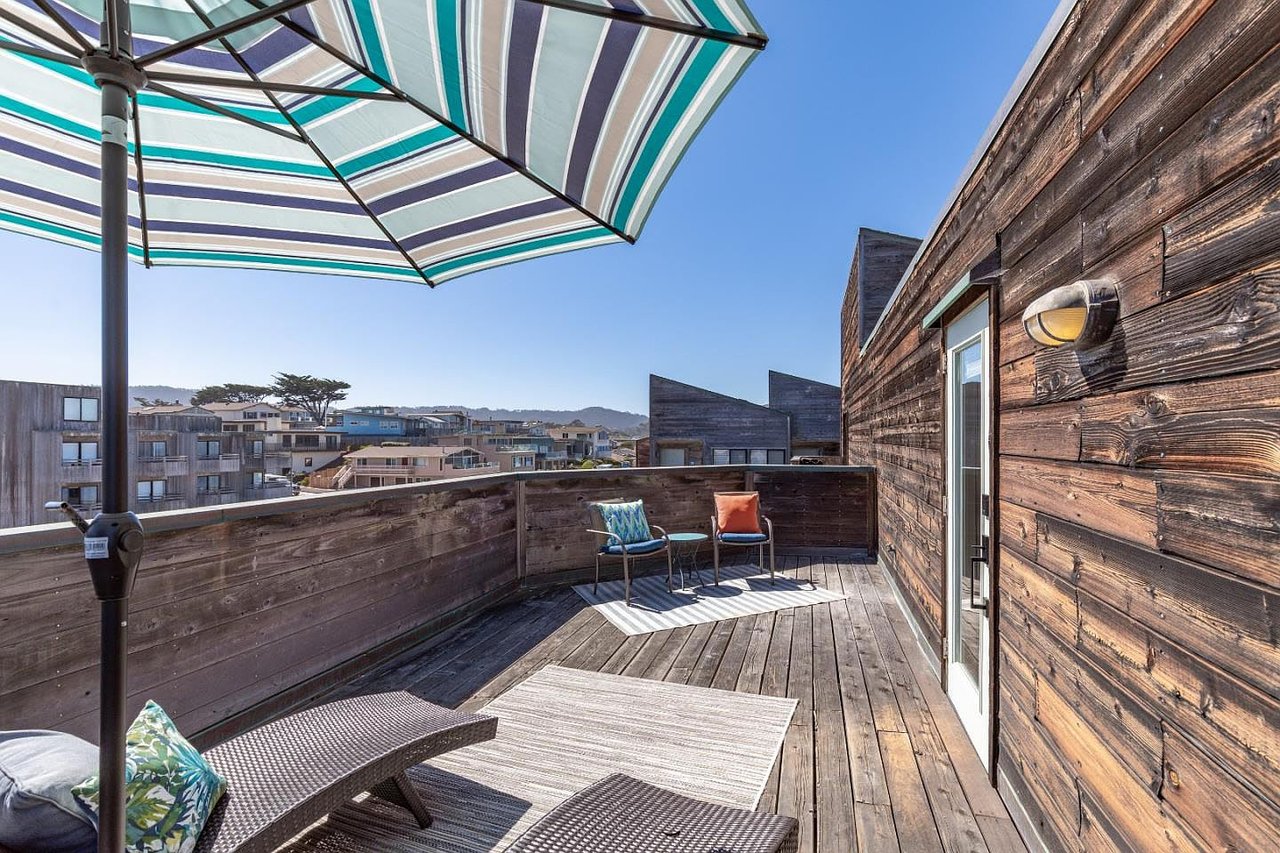 1 Surf Way APT 211