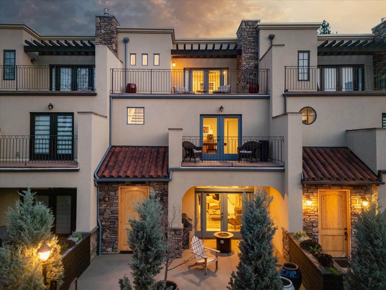 REFINED SOUTH HILL LIVING