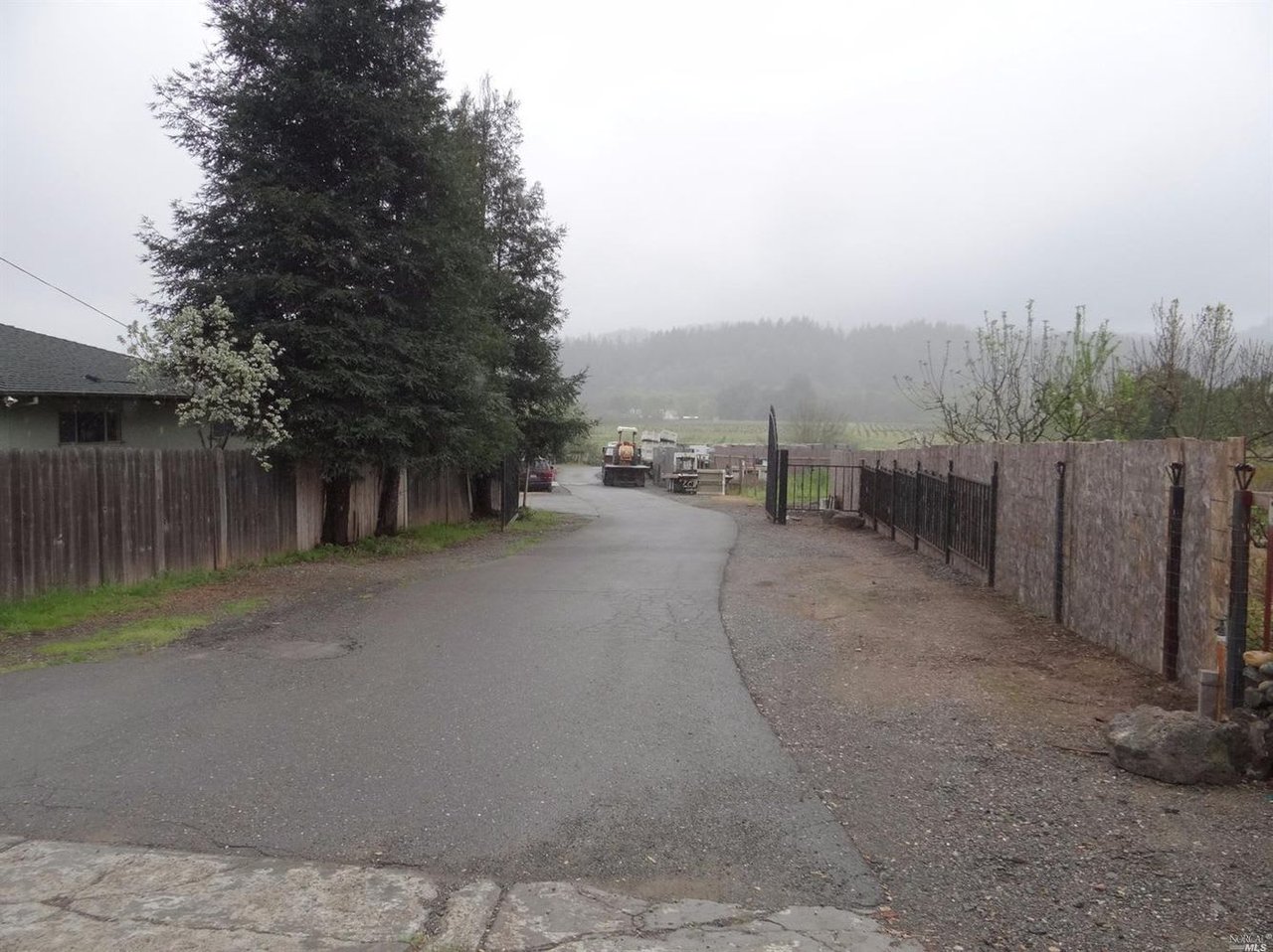 1230 Dry Creek Rd