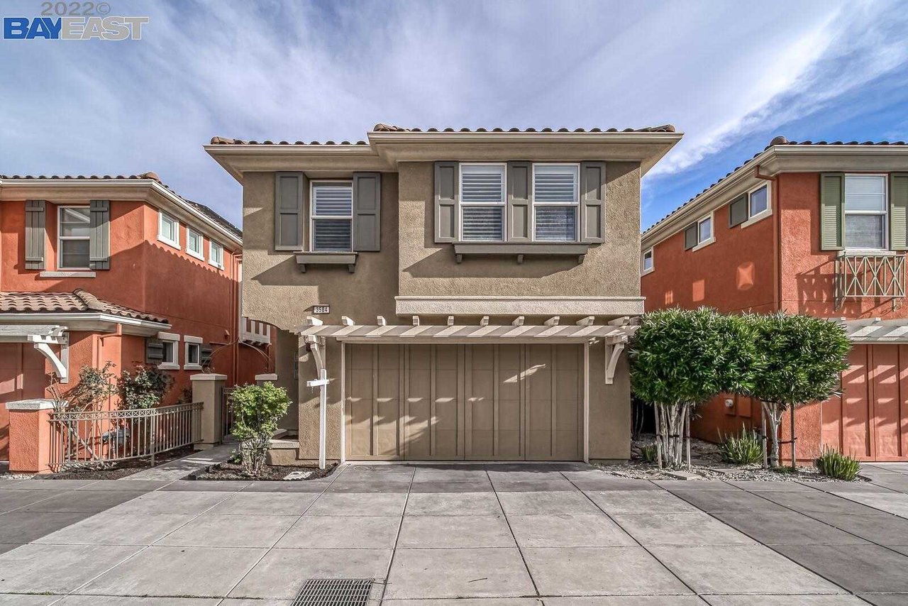 3584 Rocking Horse Ct