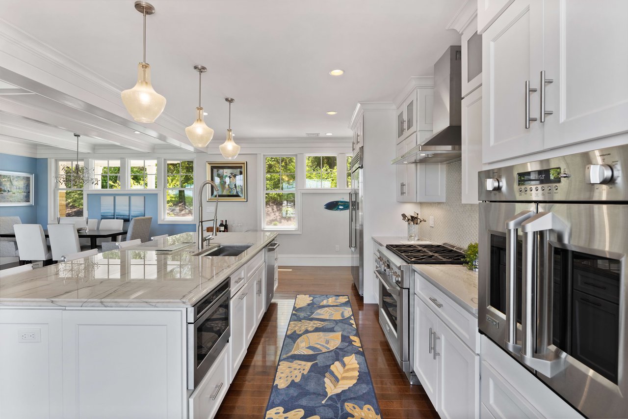 84 Robert Road, Marblehead