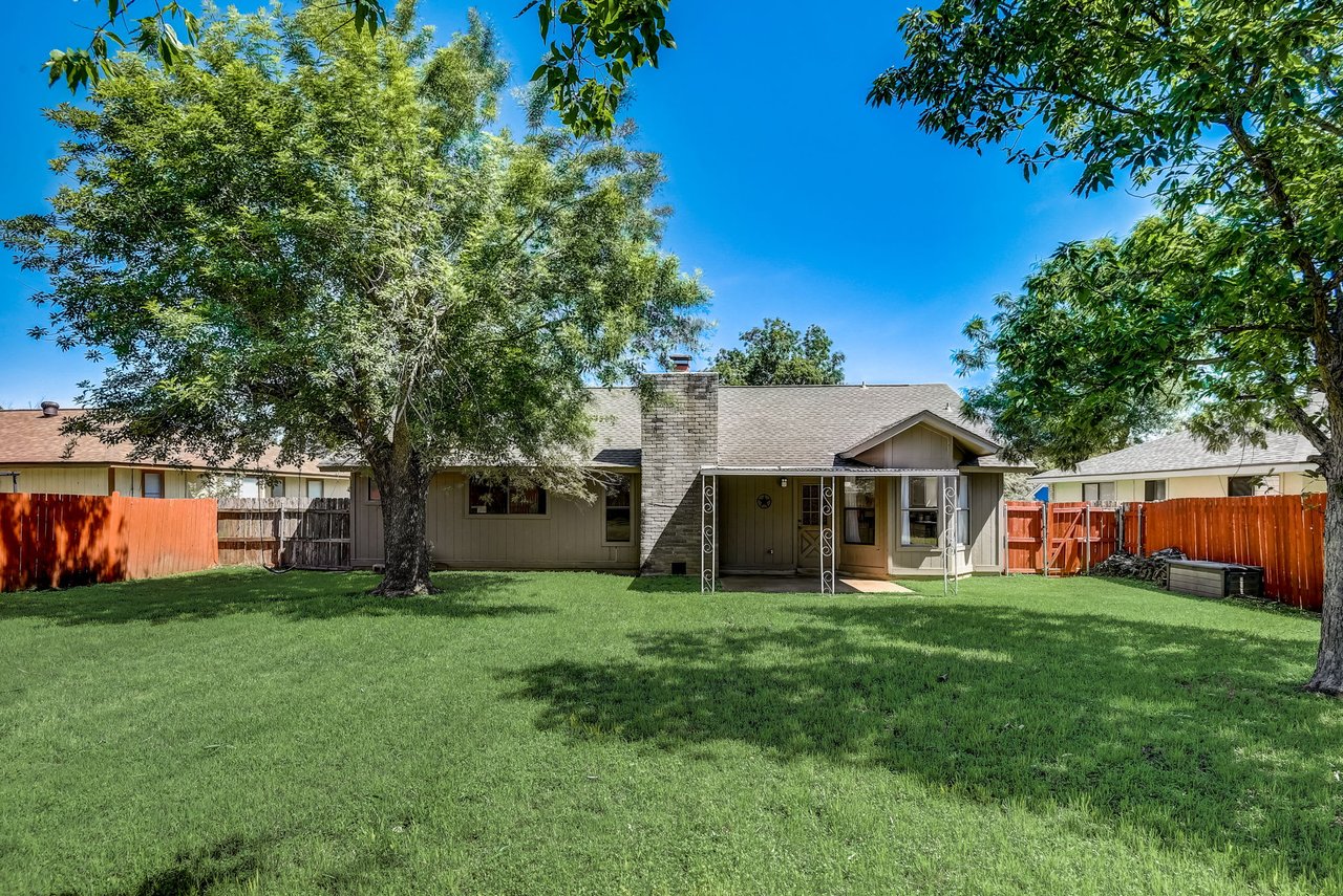 Transform this 1-Story Brushy Creek Home w/ a New Roof into Your Dream Oasis!