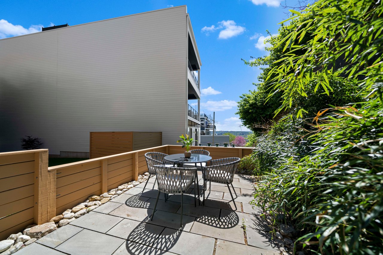 1041 SAINT GREGORY STREET #4