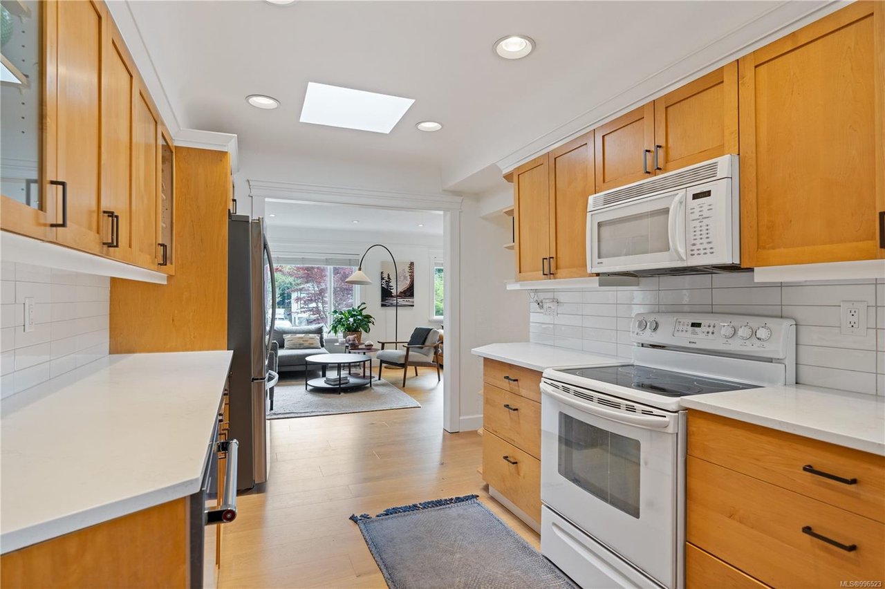 1228 Pearce Cres