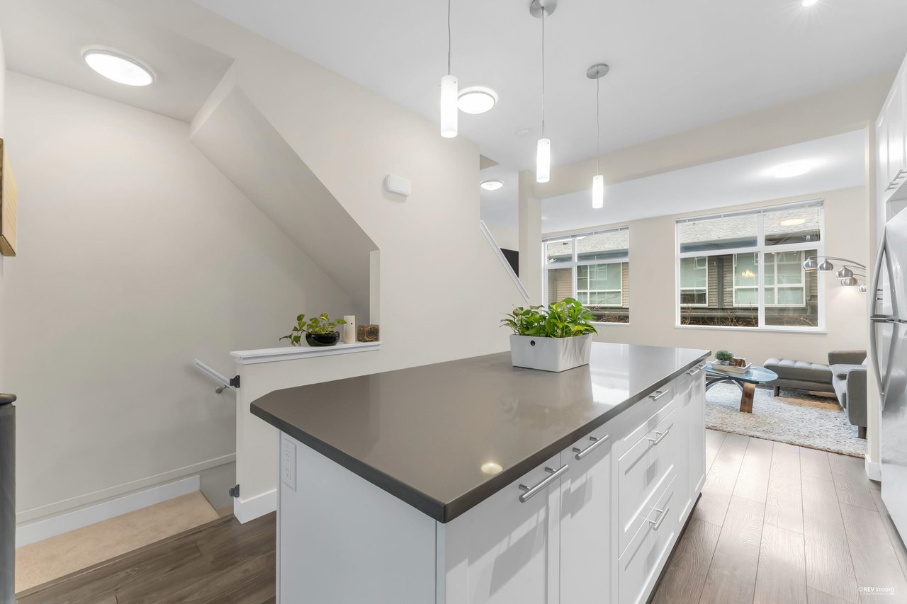215-2228 162 St