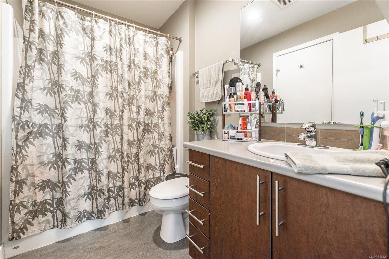 104-797 Tyee Rd