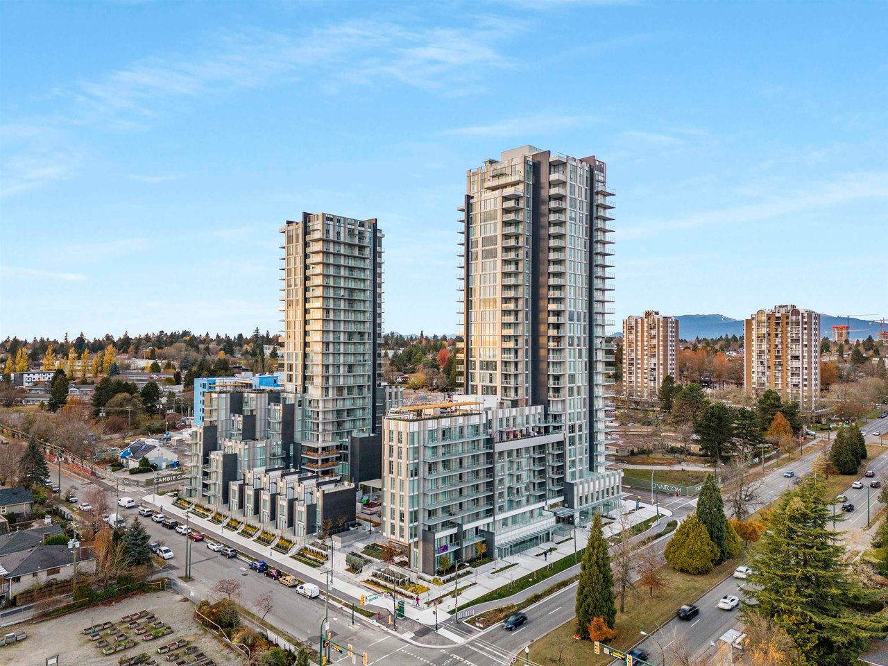 2302-7433 Cambie St