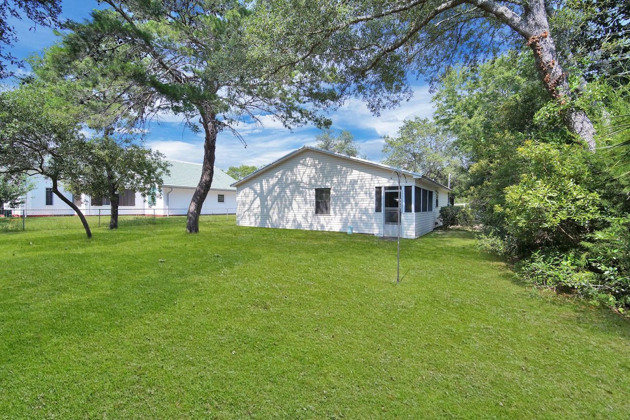 465 Seacrest Dr