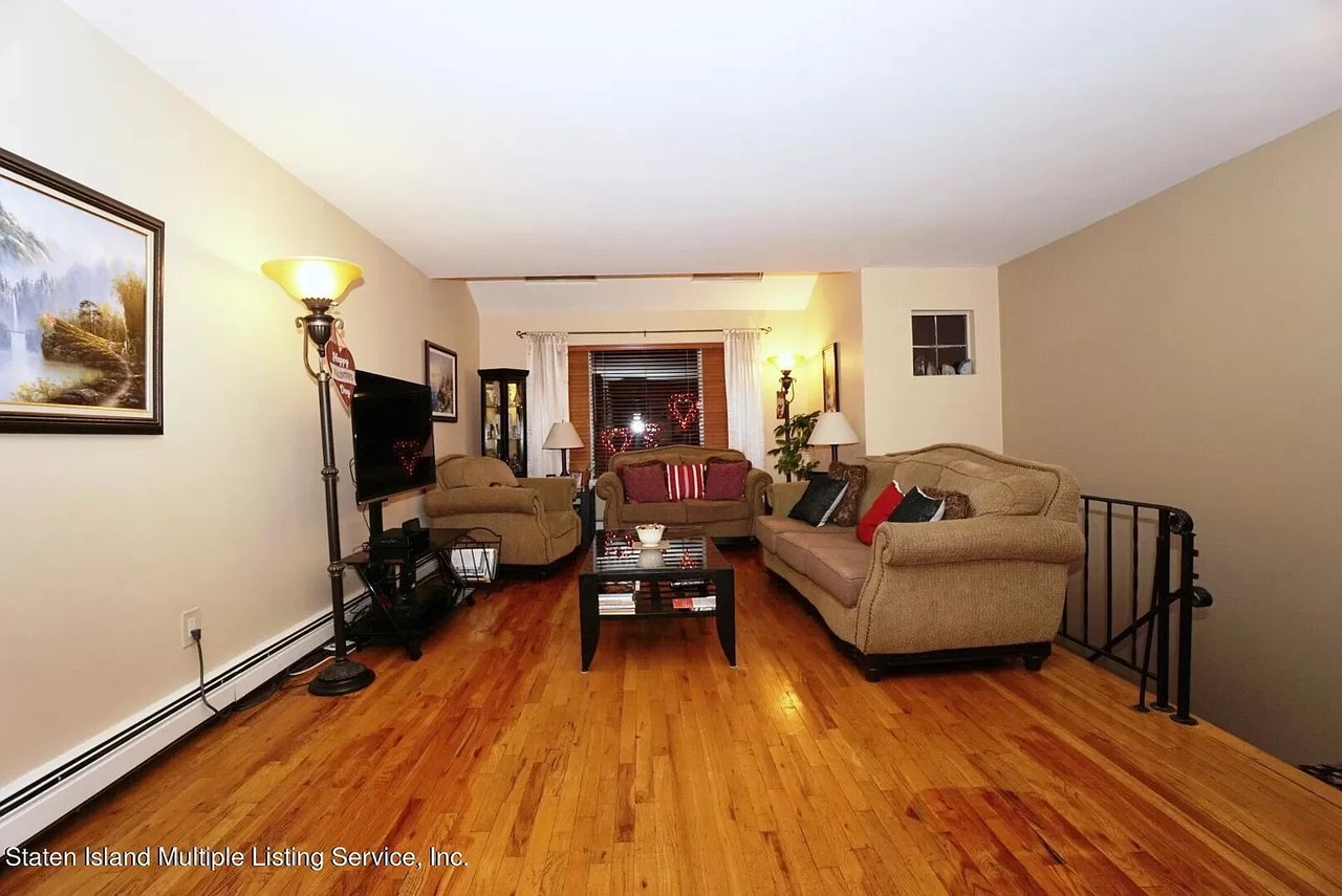 29 Corona Ave