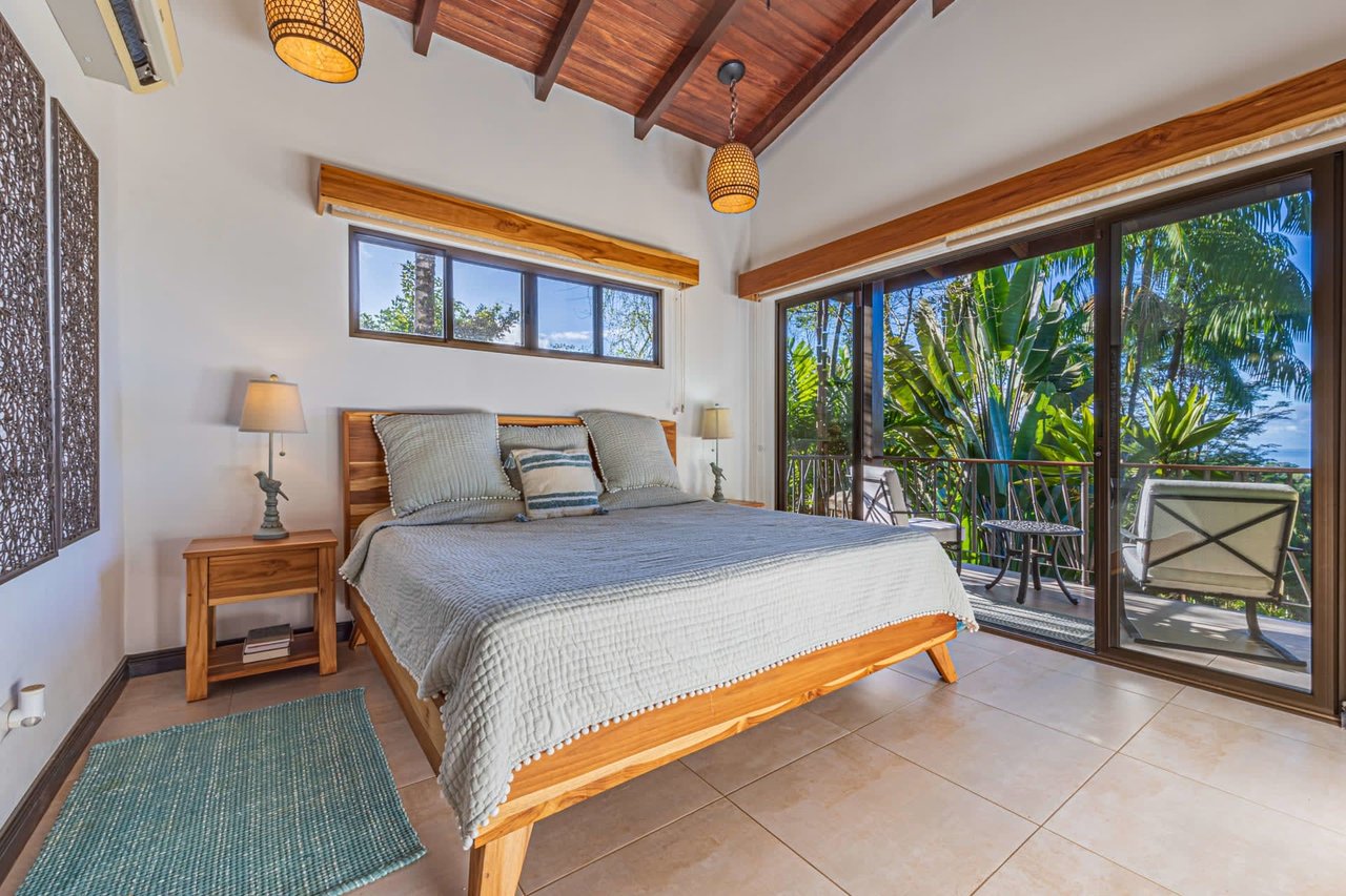 Luxurious Ocean View Coastal Retreat