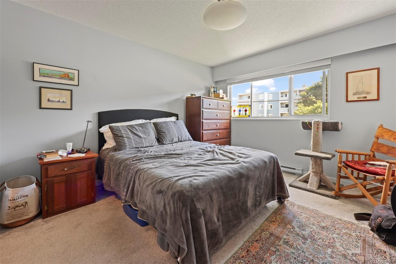 205-545 Rithet St