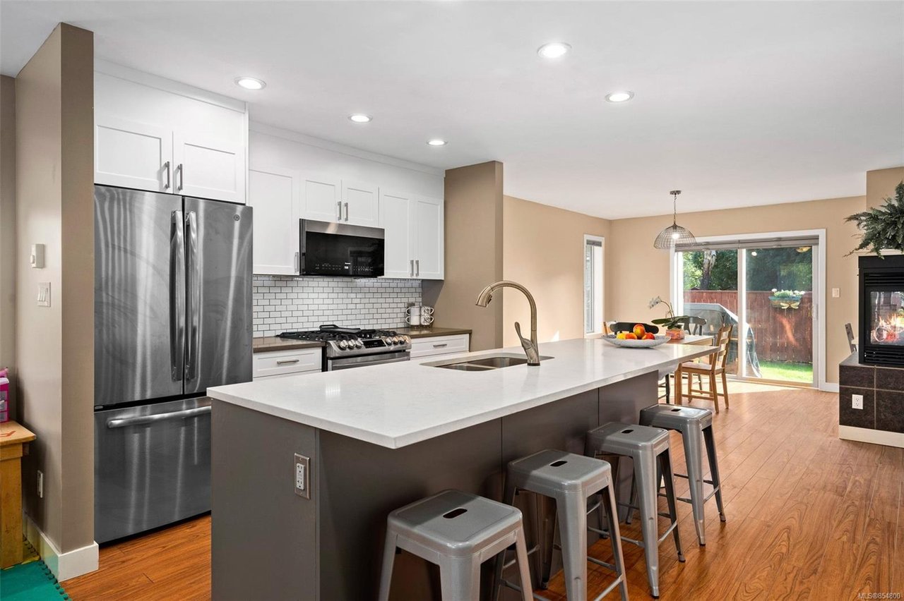 3207 Ernhill Pl