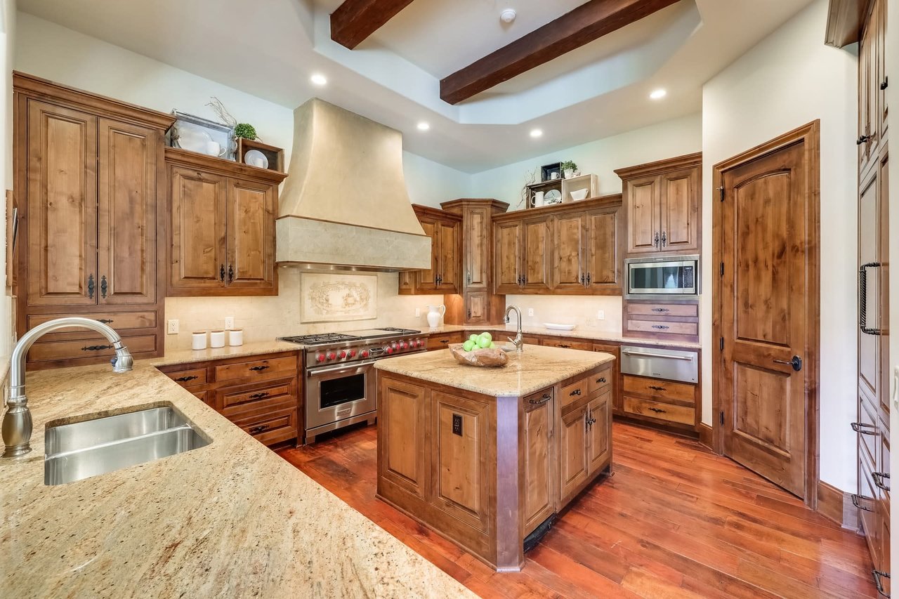 7728 Escala Dr