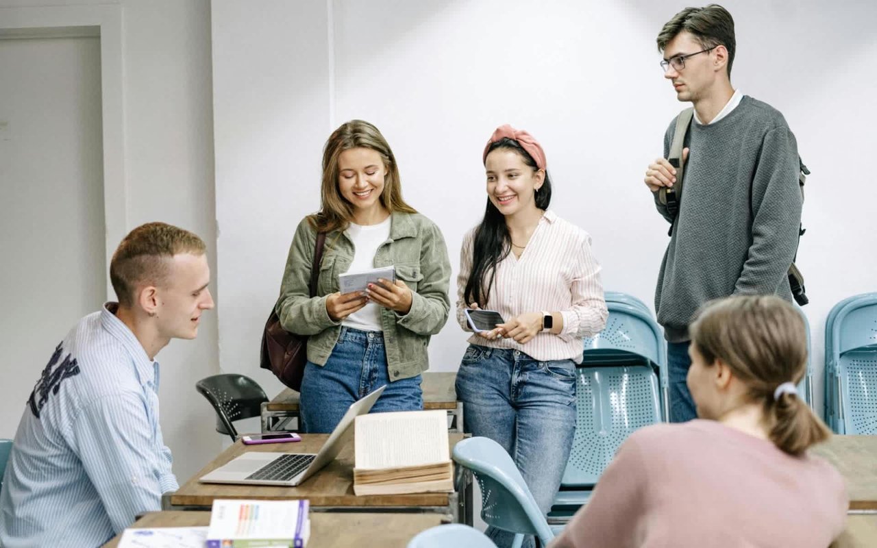 Top 6 High Schools in Oakville: A Comprehensive Guide