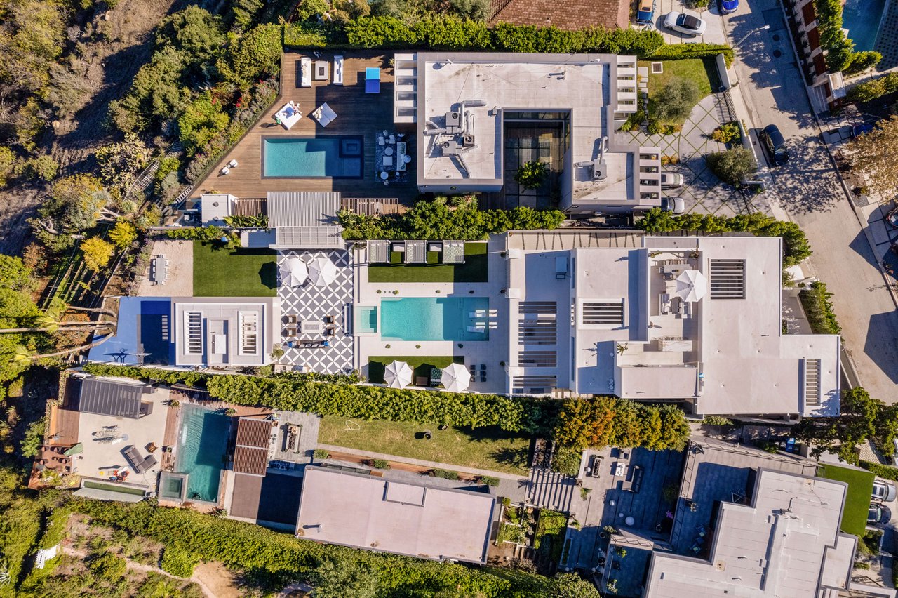 The Apex HH | 7115 Macapa Drive