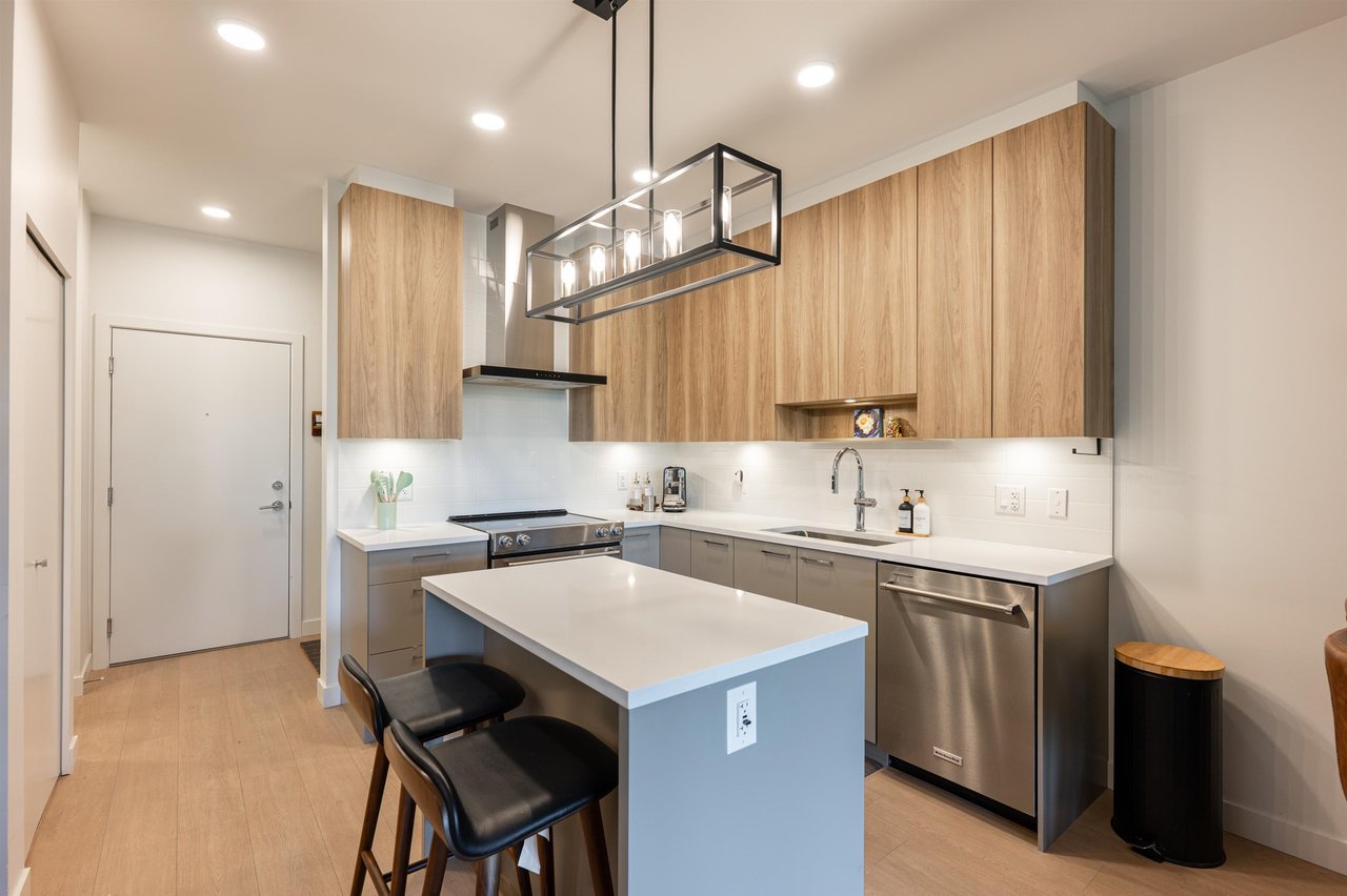 412-7588 16th St
