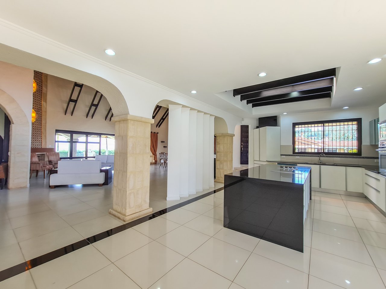Colonial Estate With Indoor Pool, Heredia