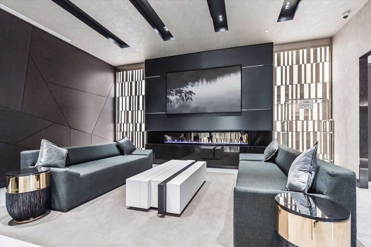 DEER PARK UPPER PENTHOUSE