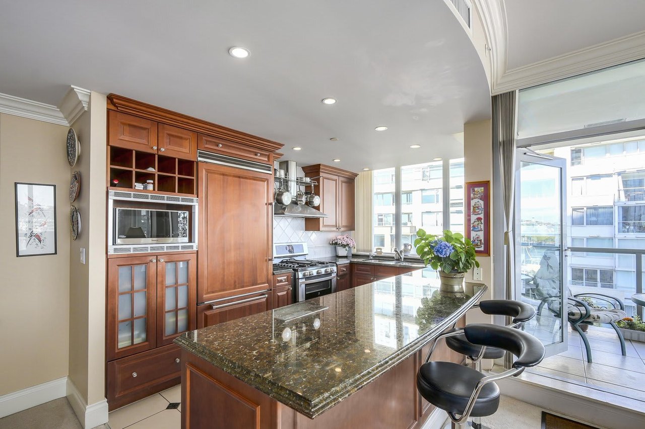  1328 Marinaside Crescent, #705