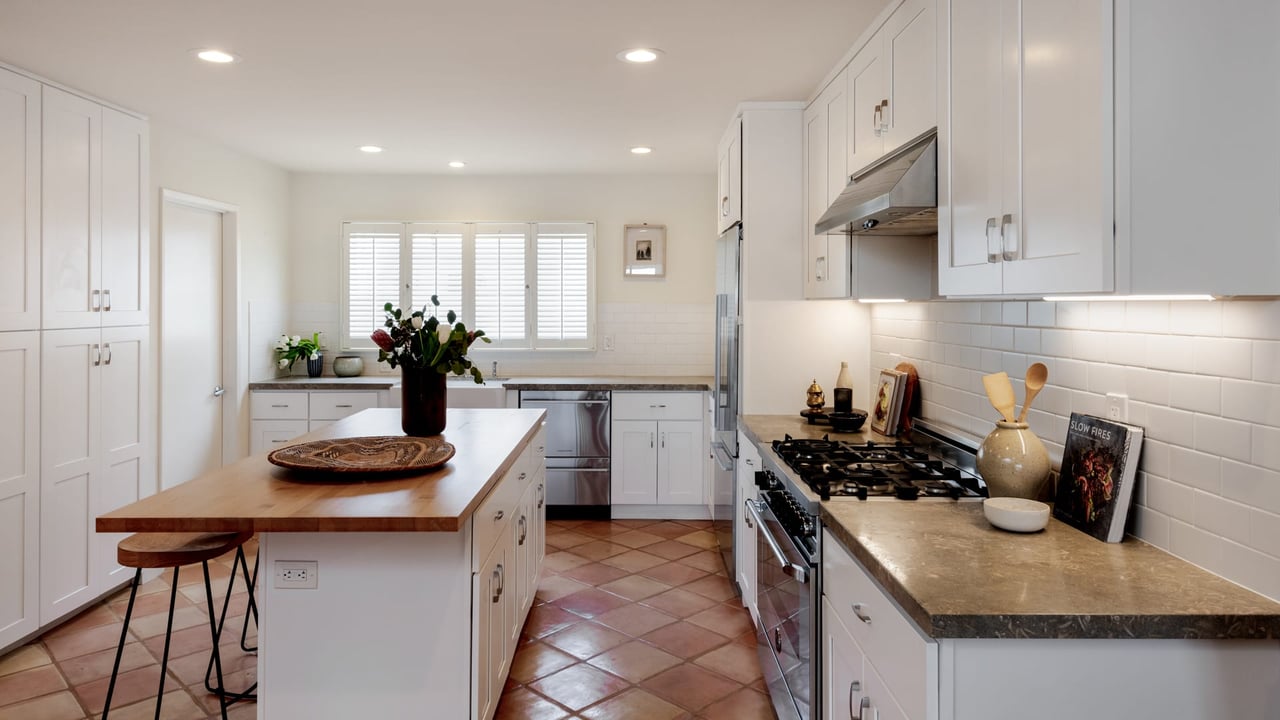 17098 Palisades Cir