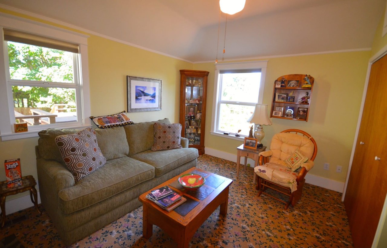 414 Montello