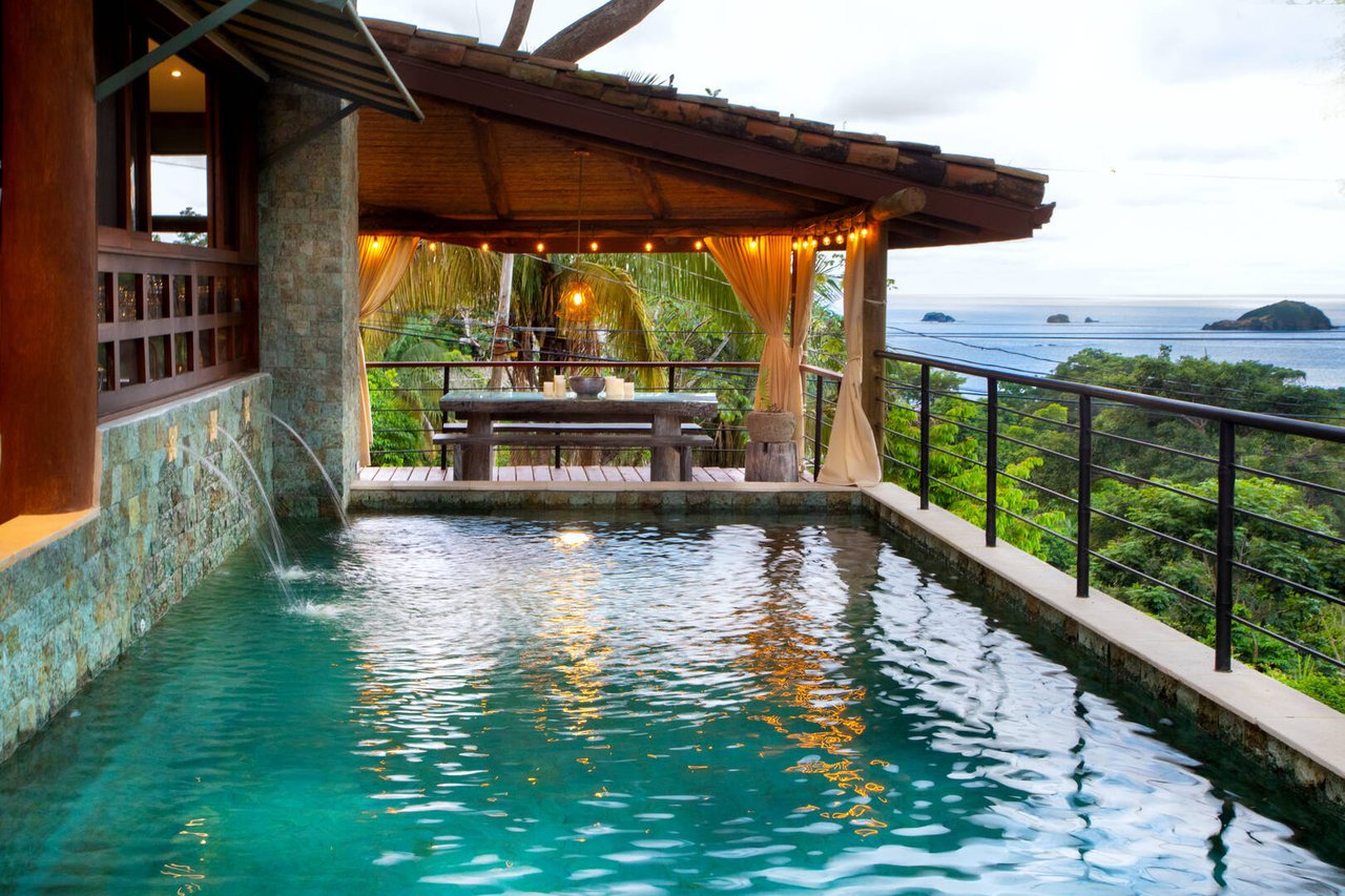 Dos Vistas, Bali Style Ocean View Home