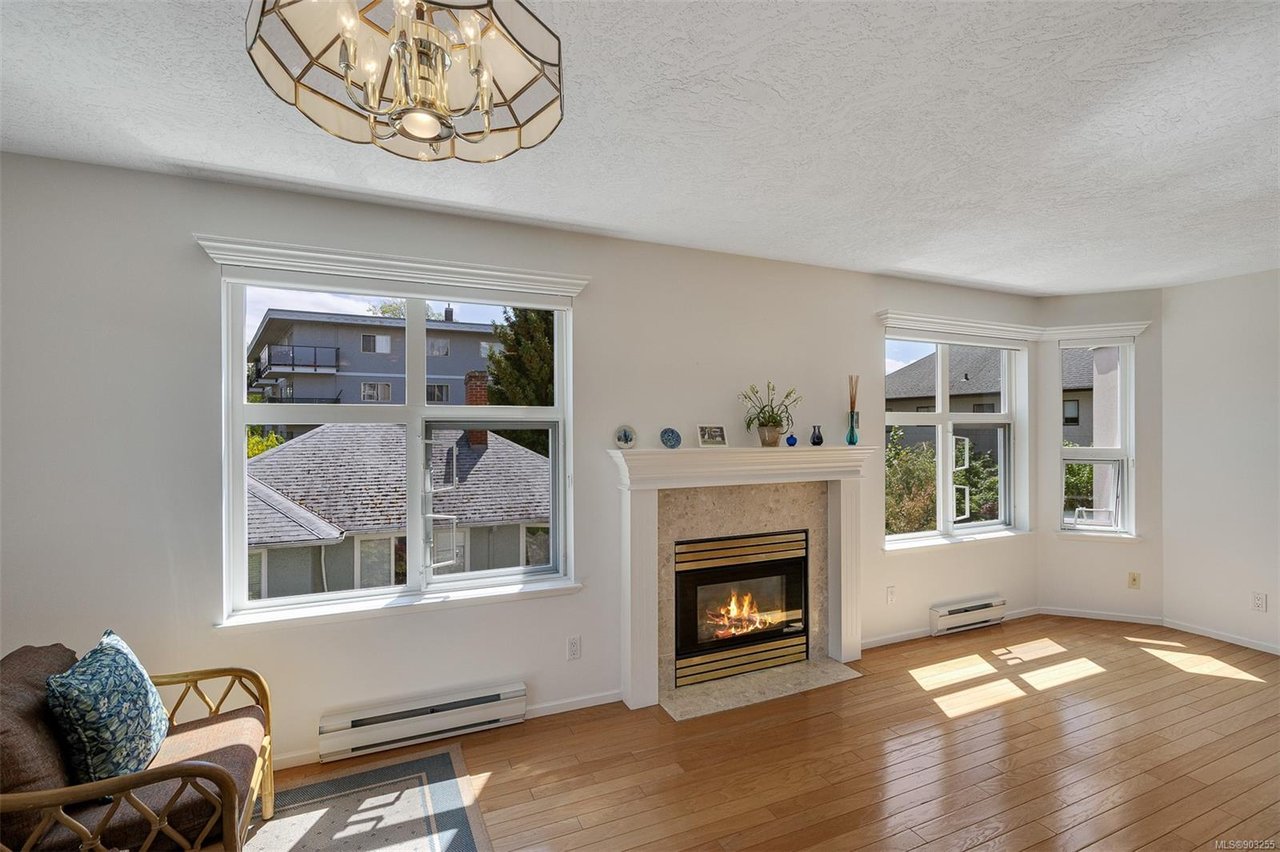 302-936 Fairfield Rd