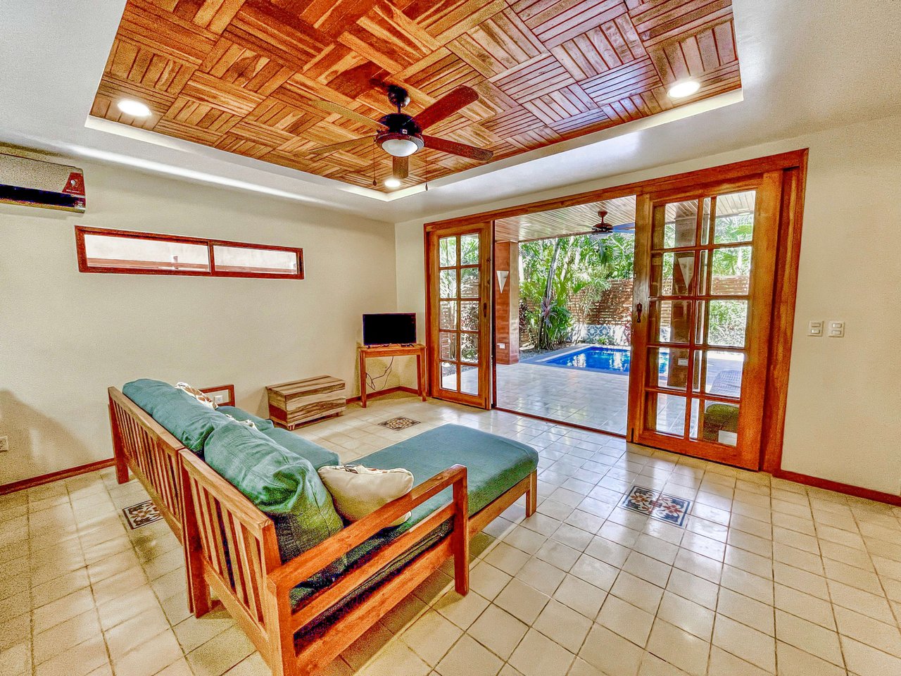 0.04 ACRES – 3 Bedroom Villa Just 2 Minutes Walking Distance To Dominical Beach!!!
