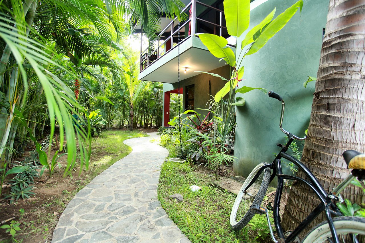Pool Home Near Surf Break, Santa Teresa, Puntarenas